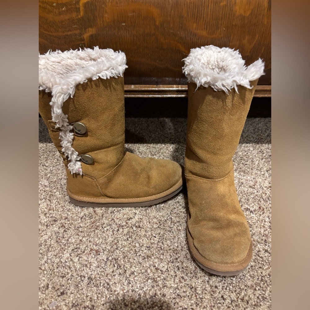UGG Tan Boots with Cream Lining🤎